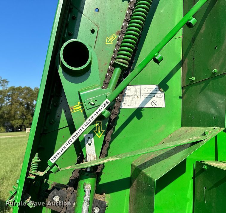 image for item OC9141 2019 John Deere 460M  round baler