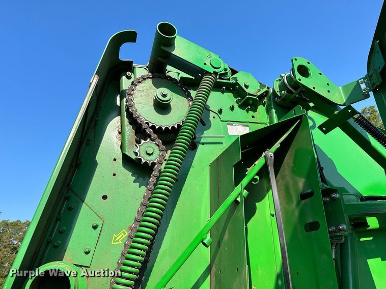 image for item OC9141 2019 John Deere 460M  round baler