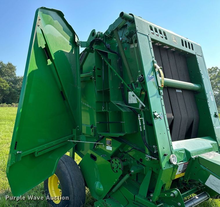 image for item OC9141 2019 John Deere 460M  round baler