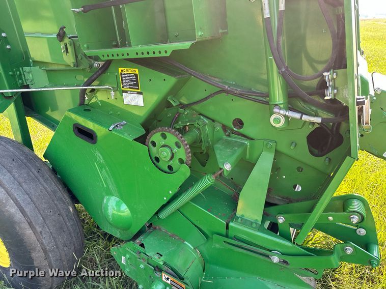 image for item OC9141 2019 John Deere 460M  round baler
