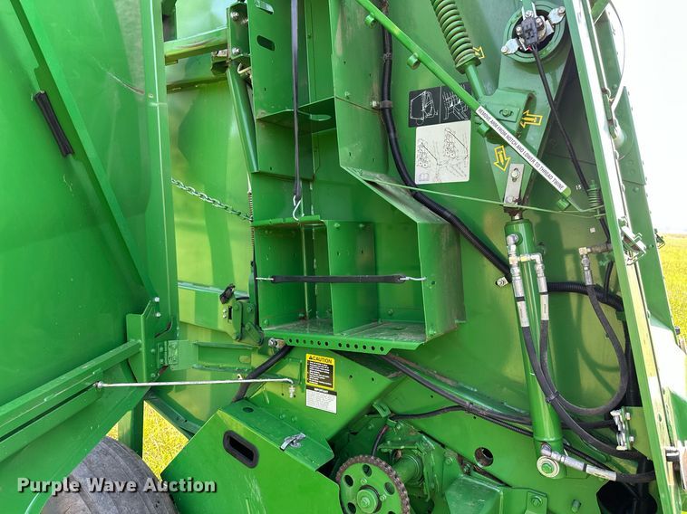 image for item OC9141 2019 John Deere 460M  round baler