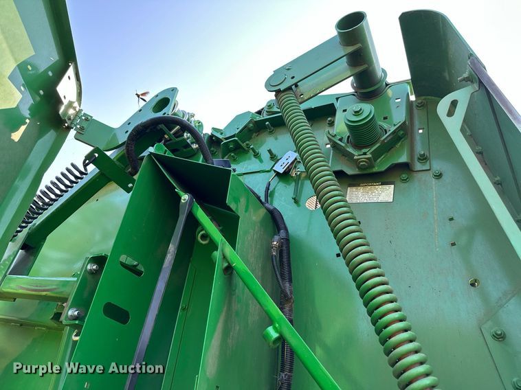 image for item OC9141 2019 John Deere 460M  round baler