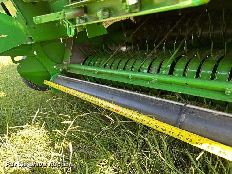 image for item OC9141 2019 John Deere 460M  round baler