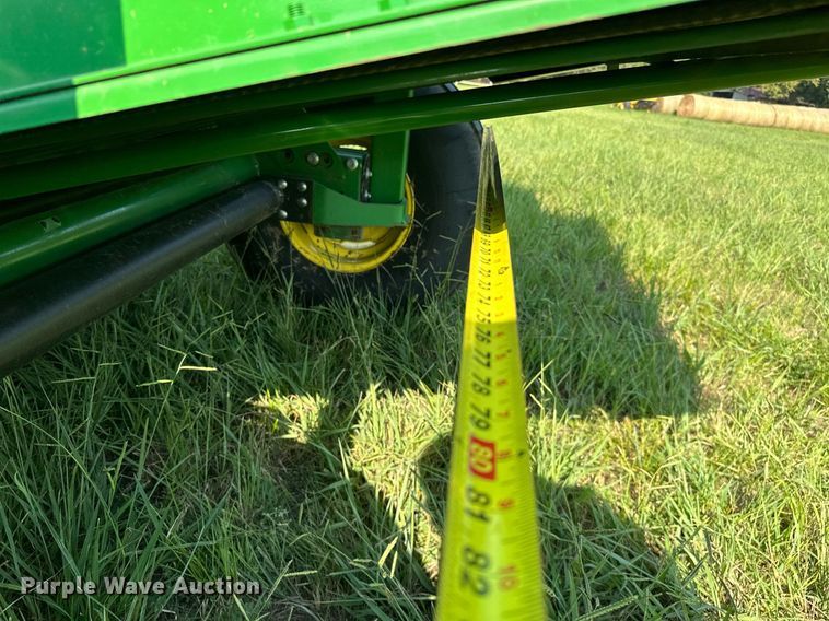 image for item OC9141 2019 John Deere 460M  round baler