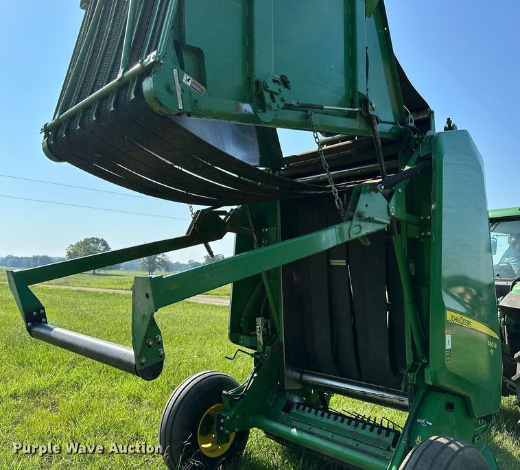 image for item OC9141 2019 John Deere 460M  round baler