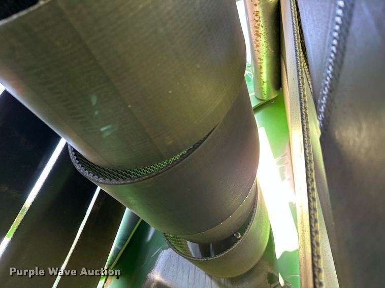 image for item OC9141 2019 John Deere 460M  round baler