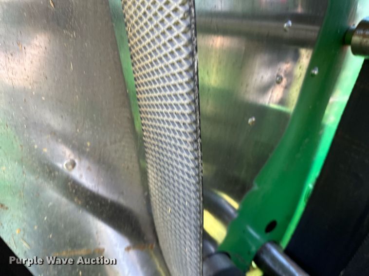 image for item OC9141 2019 John Deere 460M  round baler