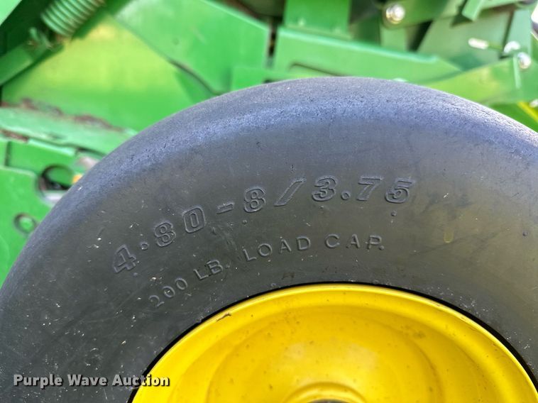 image for item OC9141 2019 John Deere 460M  round baler