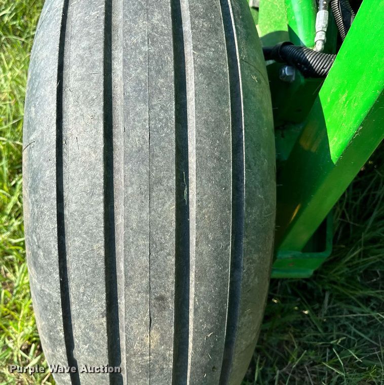 image for item OC9141 2019 John Deere 460M  round baler