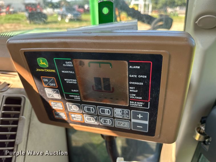 image for item OC9141 2019 John Deere 460M  round baler