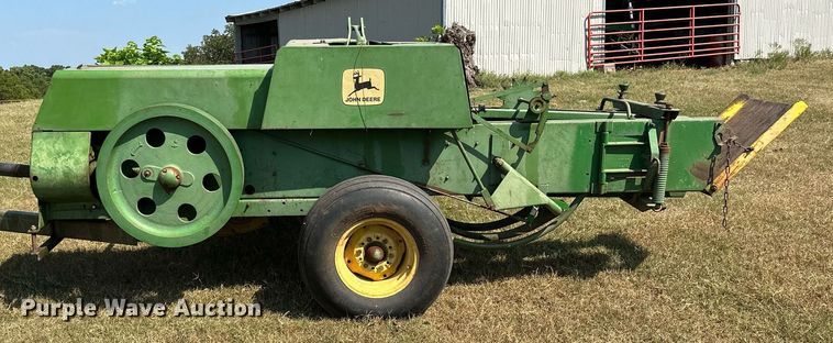 image for item OC9184 John Deere 336  small square baler