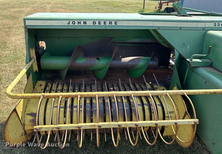 image for item OC9184 John Deere 336  small square baler