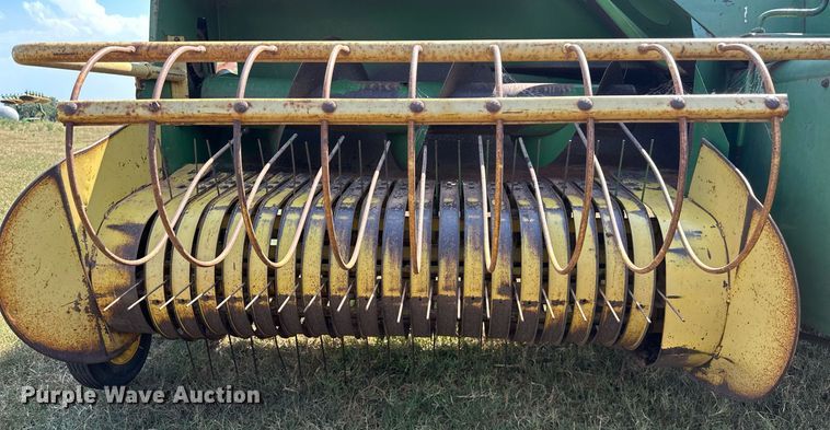 image for item OC9184 John Deere 336  small square baler