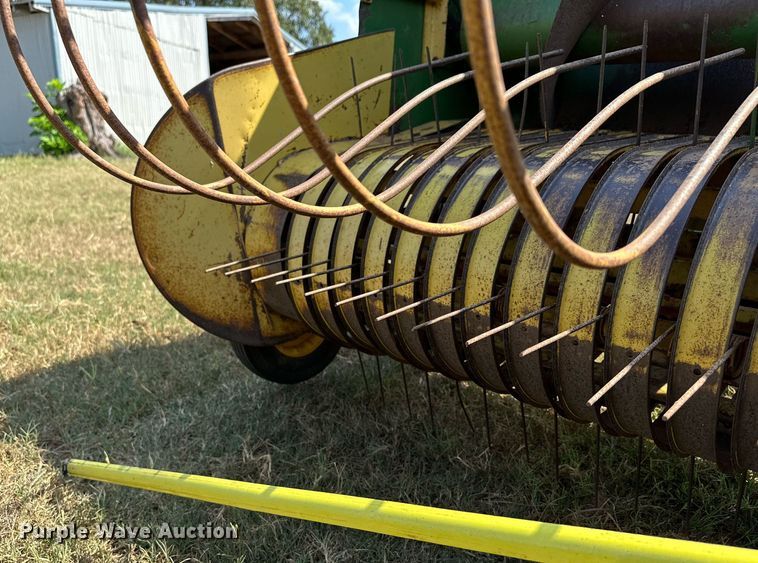 image for item OC9184 John Deere 336  small square baler