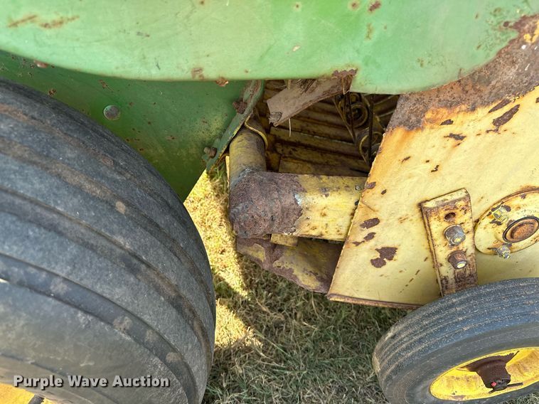 image for item OC9184 John Deere 336  small square baler