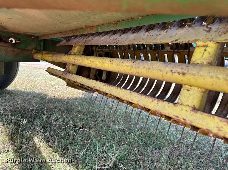 image for item OC9184 John Deere 336  small square baler