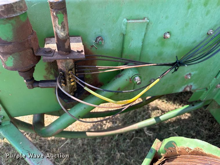 image for item OC9184 John Deere 336  small square baler