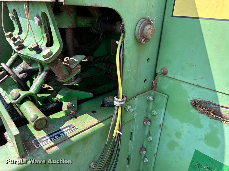 image for item OC9184 John Deere 336  small square baler