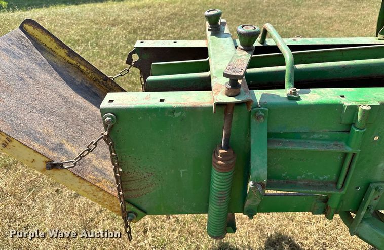 image for item OC9184 John Deere 336  small square baler