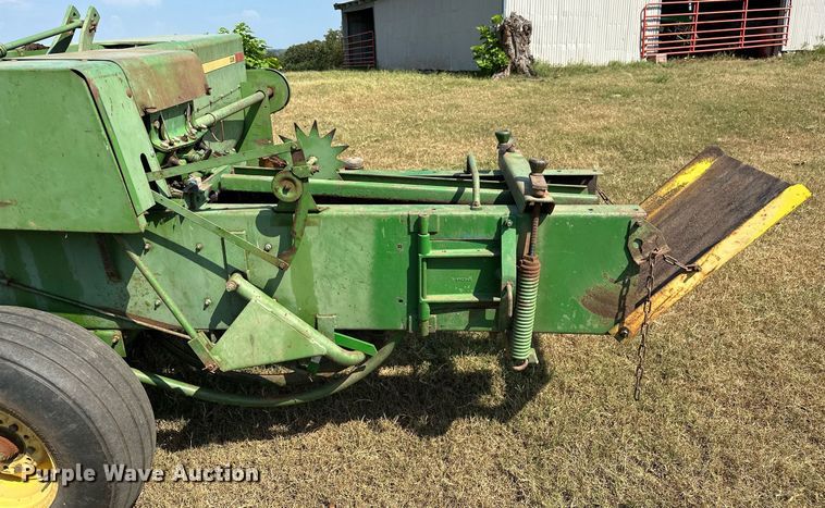 image for item OC9184 John Deere 336  small square baler