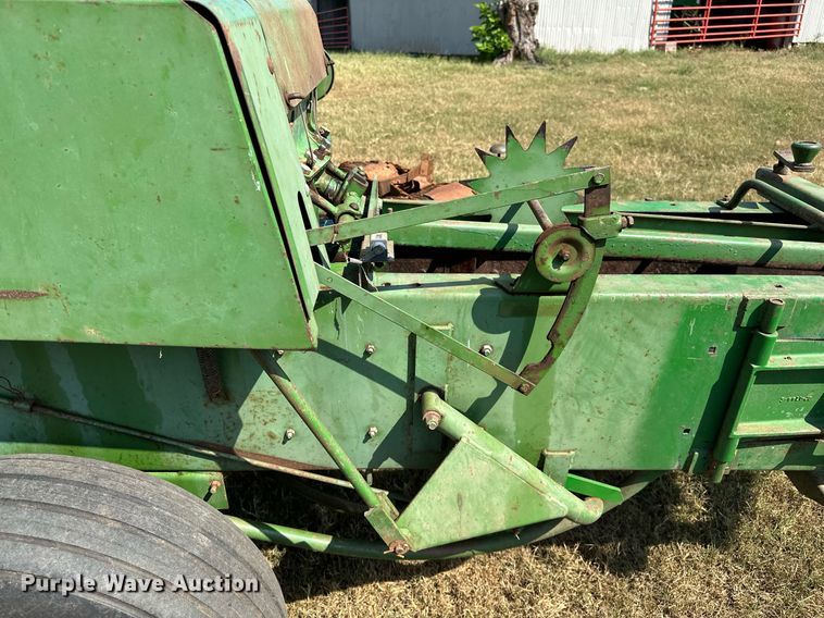 image for item OC9184 John Deere 336  small square baler
