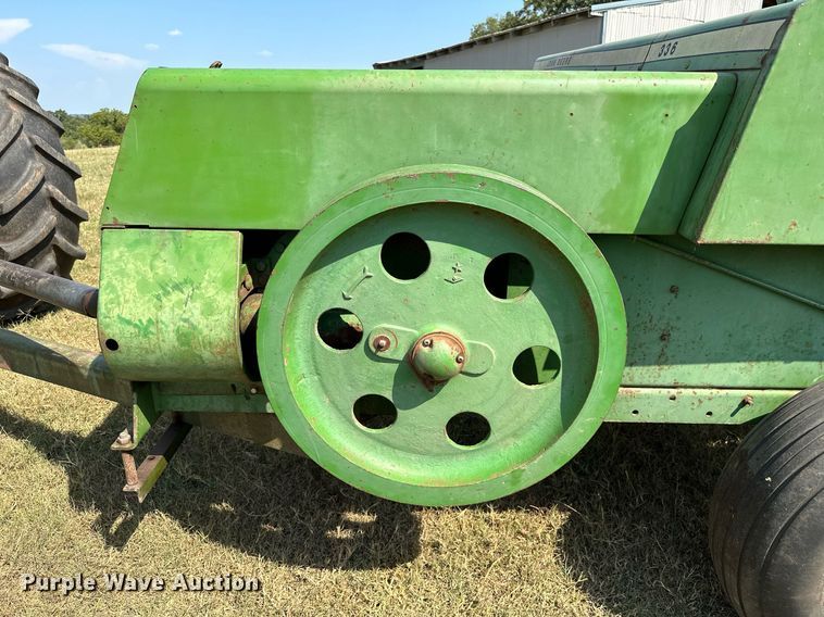 image for item OC9184 John Deere 336  small square baler