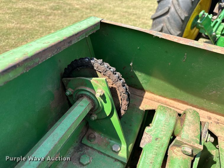 image for item OC9184 John Deere 336  small square baler