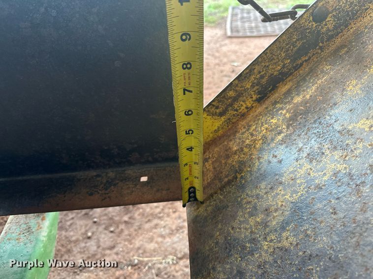 image for item OC9184 John Deere 336  small square baler