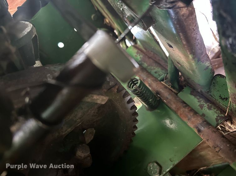 image for item OC9184 John Deere 336  small square baler