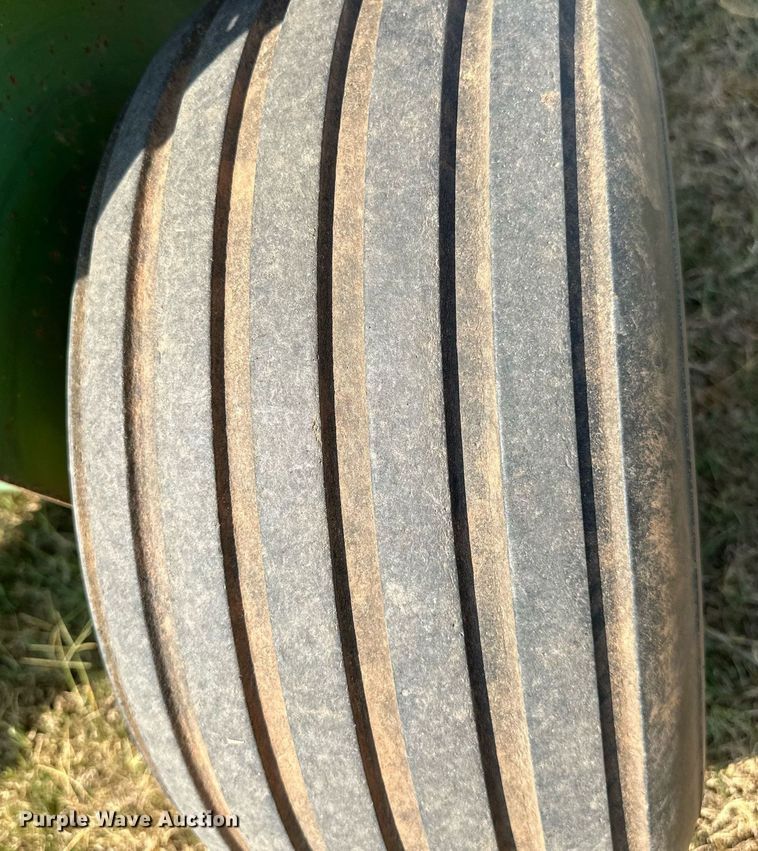 image for item OC9184 John Deere 336  small square baler