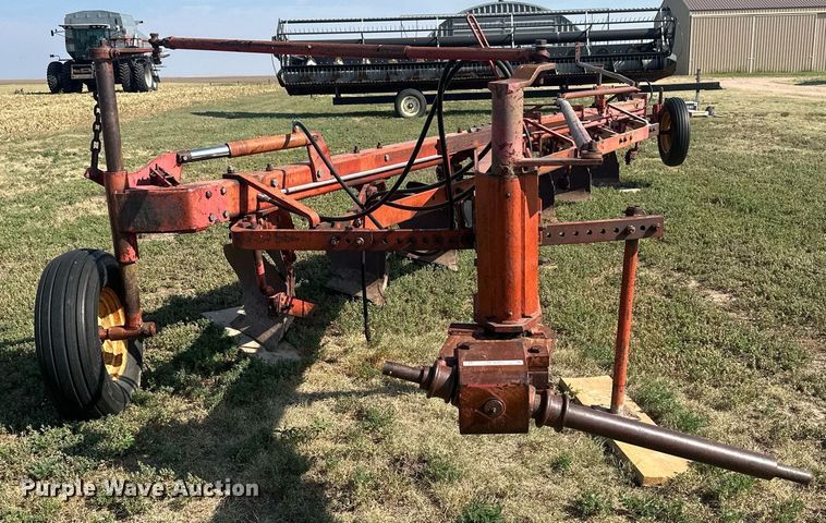 image for item OC9383 Massey Ferguson 880  plow