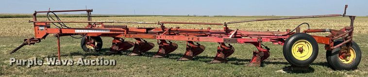 image for item OC9383 Massey Ferguson 880  plow