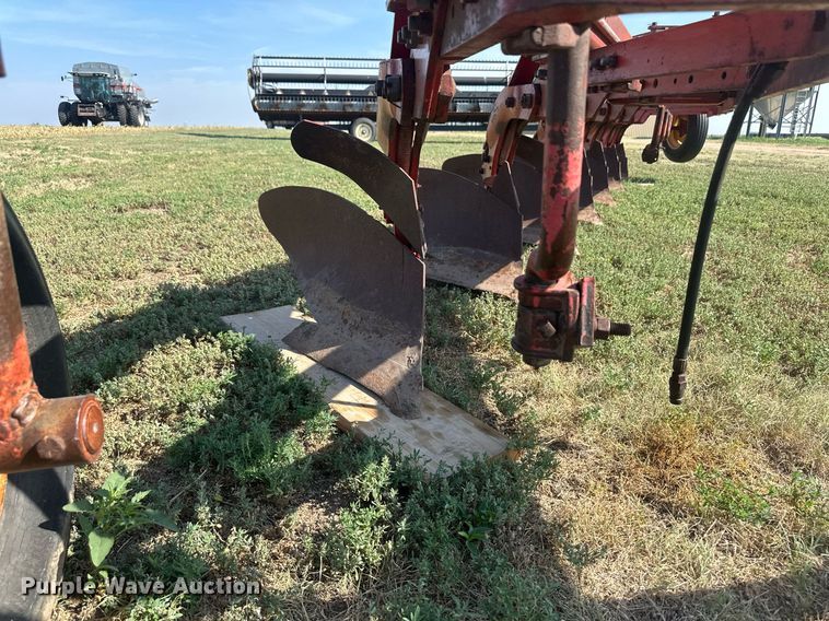 image for item OC9383 Massey Ferguson 880  plow