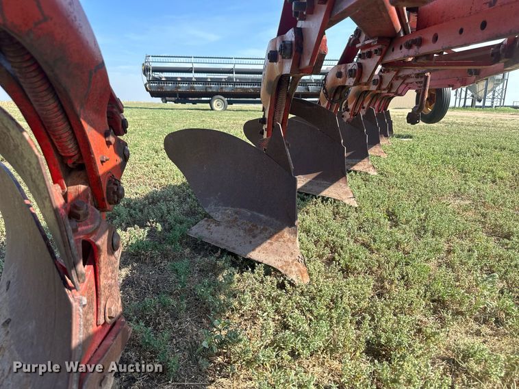 image for item OC9383 Massey Ferguson 880  plow