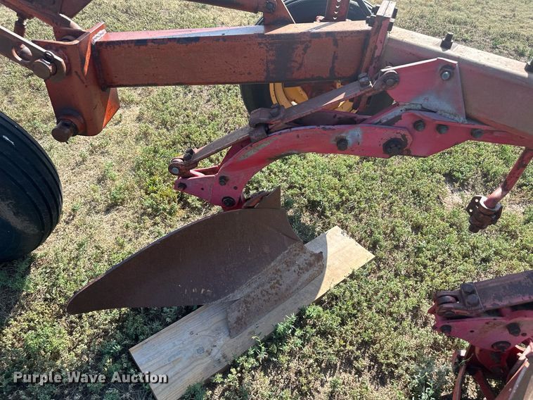 image for item OC9383 Massey Ferguson 880  plow