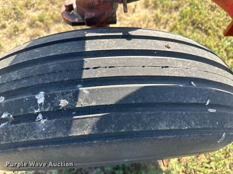 image for item OC9383 Massey Ferguson 880  plow