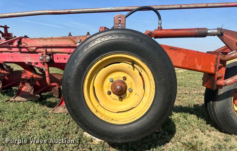 image for item OC9383 Massey Ferguson 880  plow
