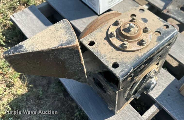 image for item OC9384 AGCO  rigid head