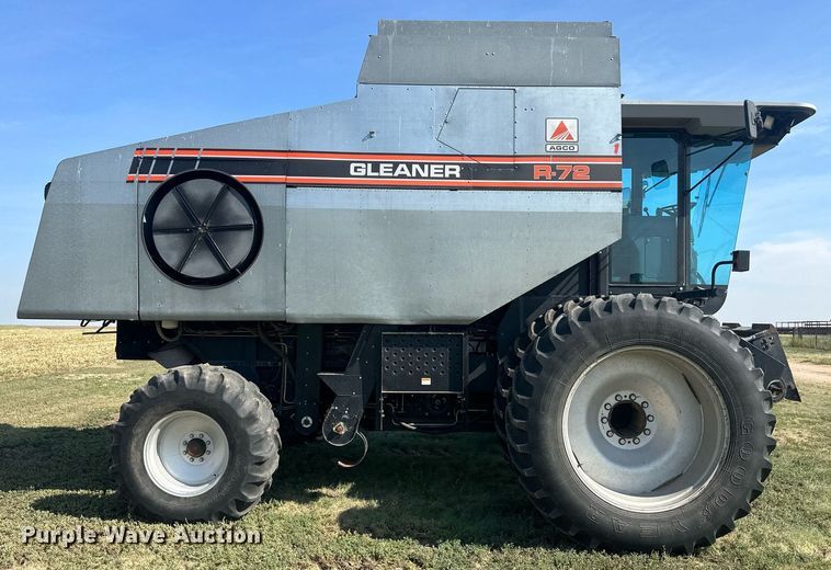 image for item OC9385 1995 Gleaner R72  combine