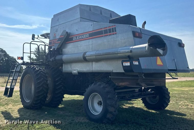 image for item OC9385 1995 Gleaner R72  combine