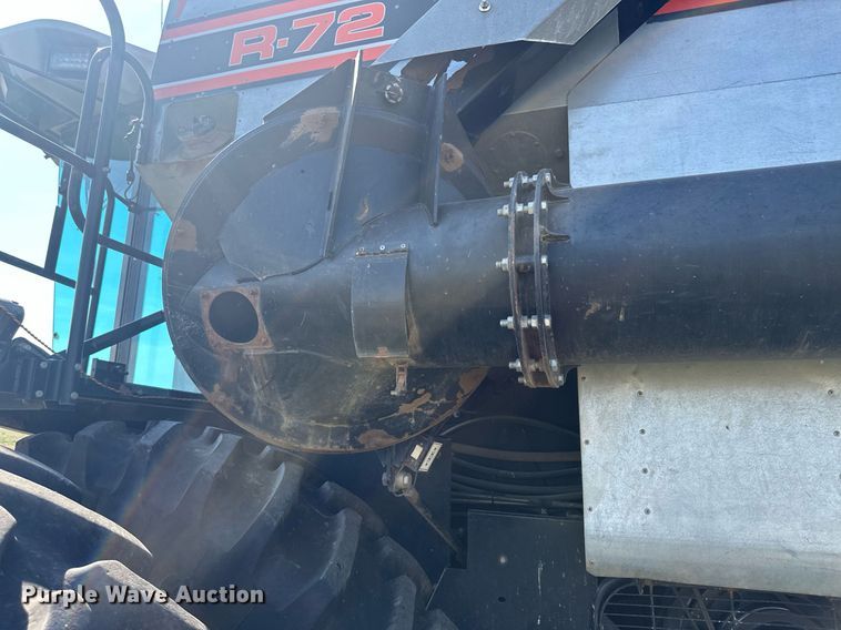 image for item OC9385 1995 Gleaner R72  combine