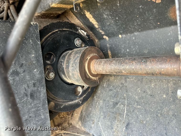 image for item OC9385 1995 Gleaner R72  combine