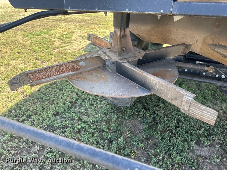 image for item OC9385 1995 Gleaner R72  combine