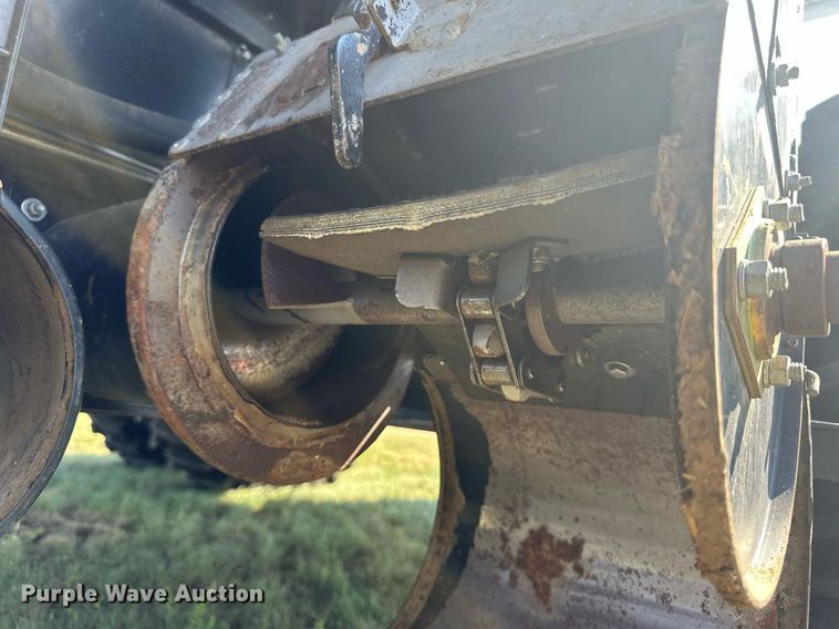 image for item OC9385 1995 Gleaner R72  combine