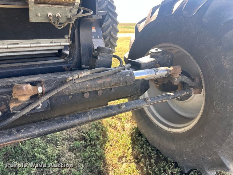 image for item OC9385 1995 Gleaner R72  combine