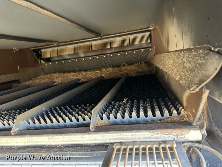 image for item OC9385 1995 Gleaner R72  combine