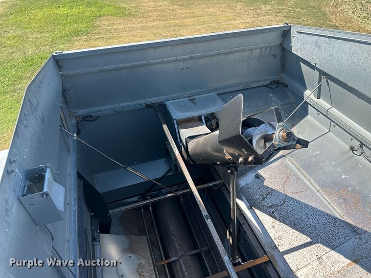 image for item OC9385 1995 Gleaner R72  combine