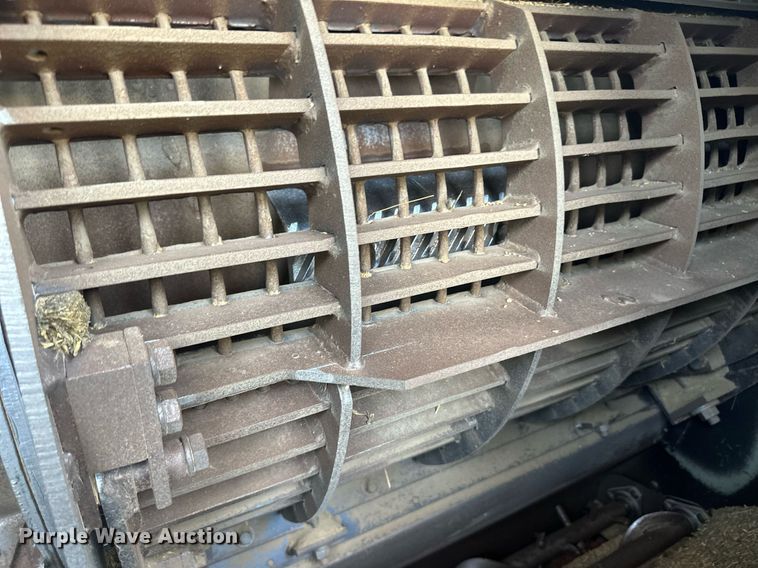 image for item OC9385 1995 Gleaner R72  combine