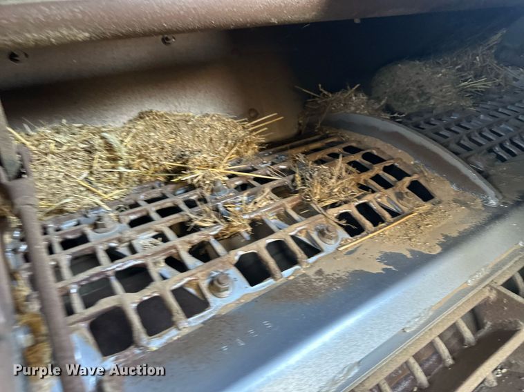 image for item OC9385 1995 Gleaner R72  combine