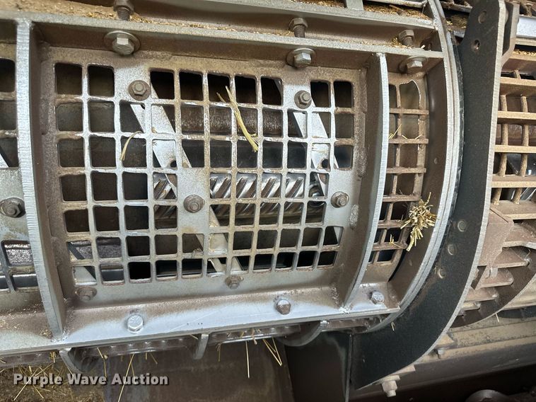 image for item OC9385 1995 Gleaner R72  combine